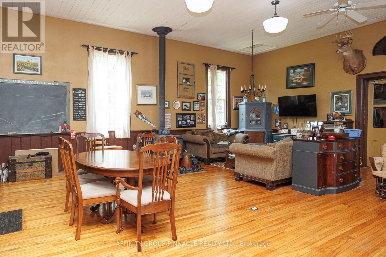 254 Lorneville Road, Kawartha Lakes, Ontario  K0M 2T0 - Photo 16 - X12195501