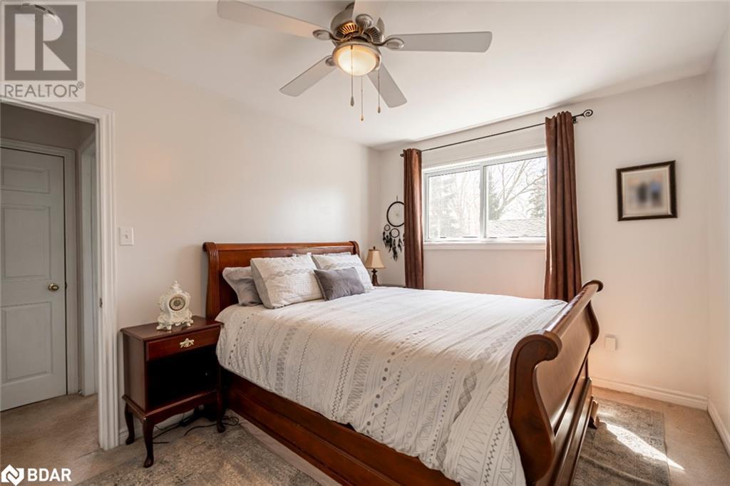 210 Southview Road, Barrie, Ontario  L4N 3X7 - Photo 16 - 40737455