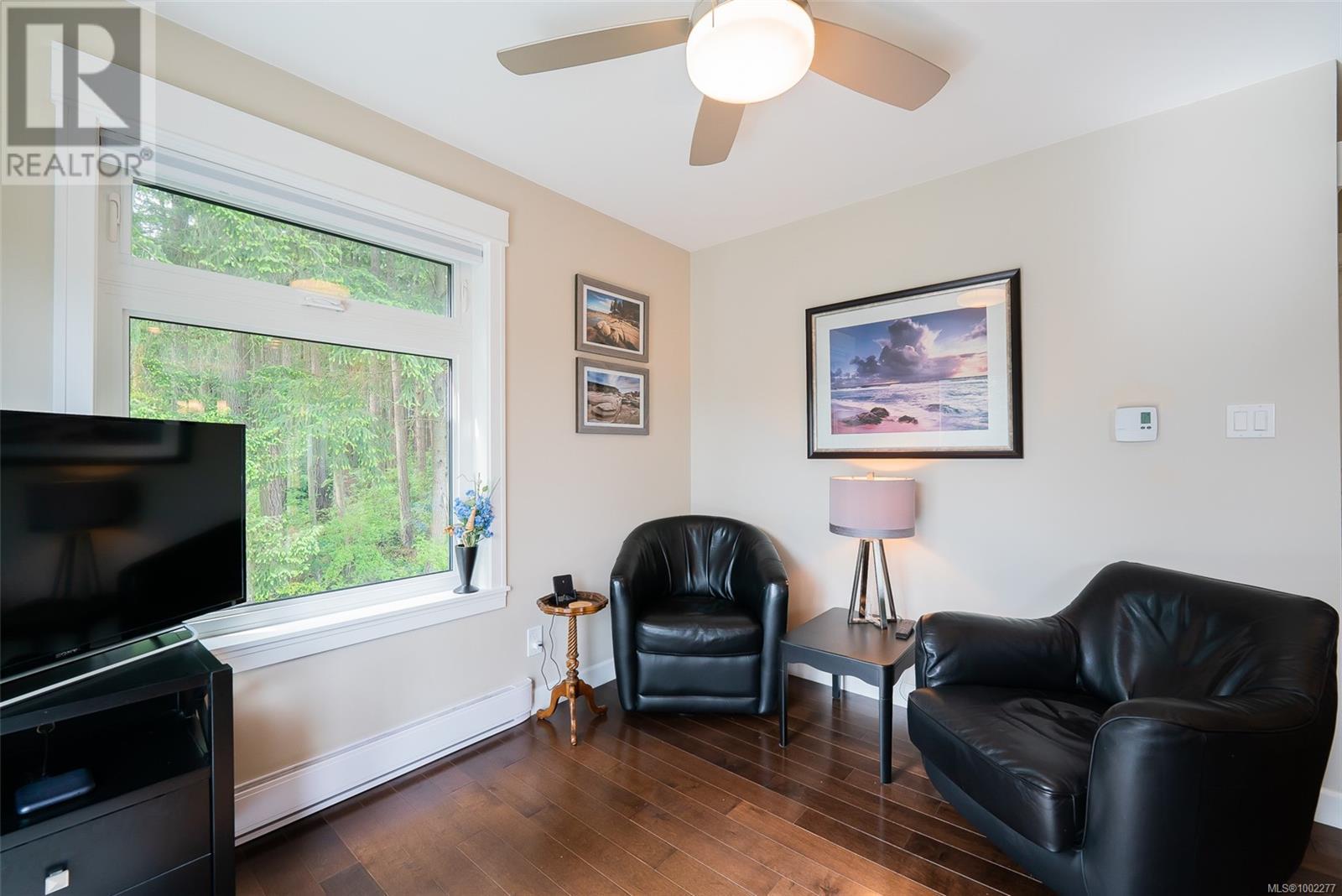Property at 388 Trinity Dr image 5