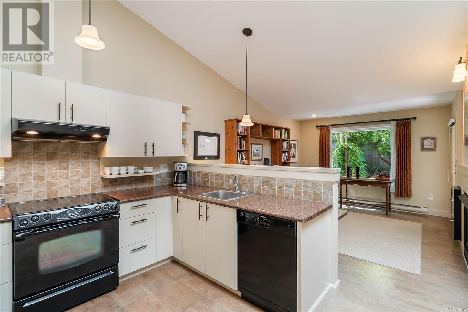 18 885 Berwick Rd S, Qualicum Beach, British Columbia  V9K 1N7 - Photo 6 - 1001949