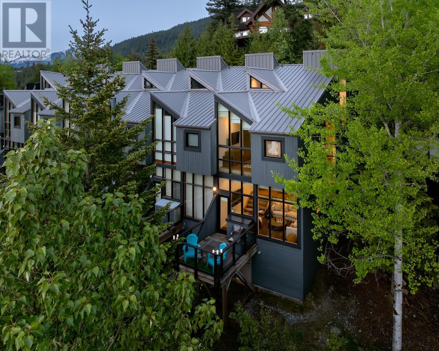 15 2221 GONDOLA WAY, Whistler, British Columbia