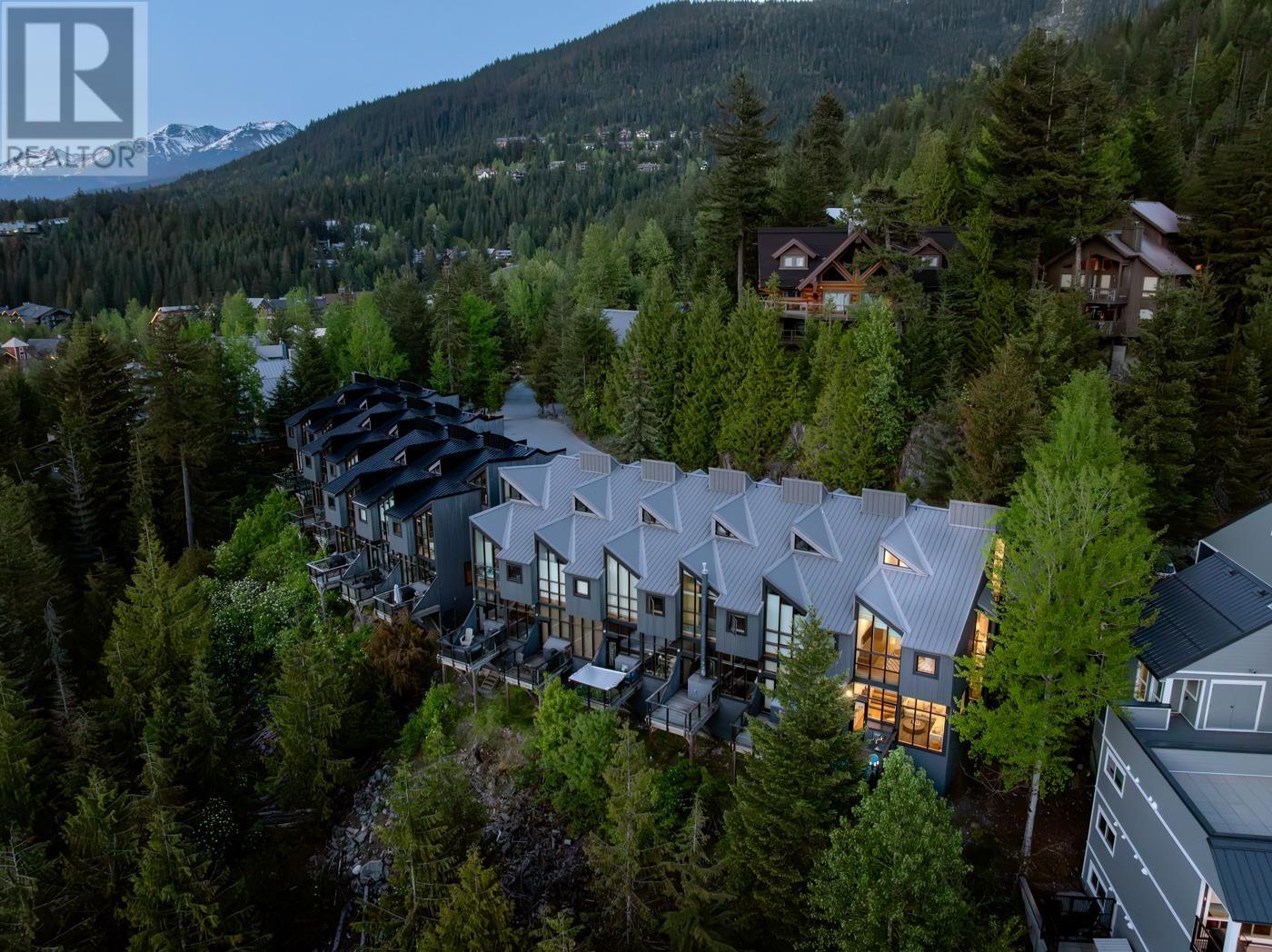 15 2221 Gondola Way, Whistler, British Columbia  V8E 0M8 - Photo 2 - R3009773