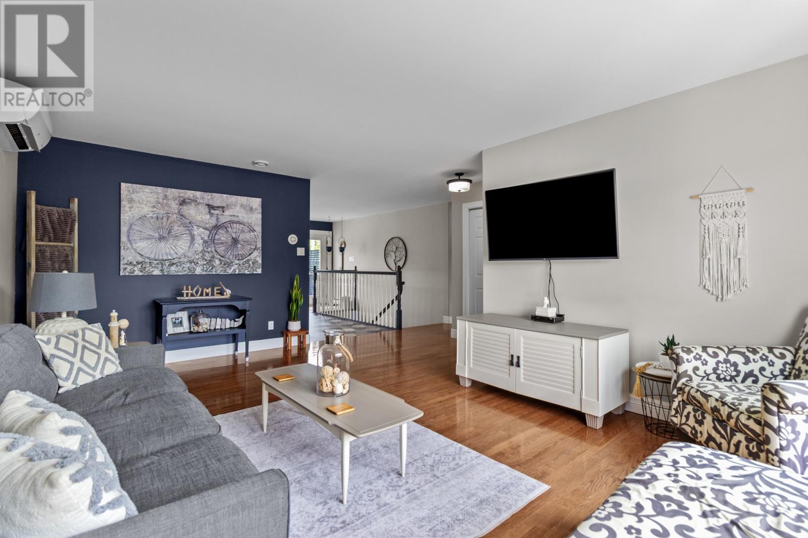Property at 21 Mainsail Drive image 4