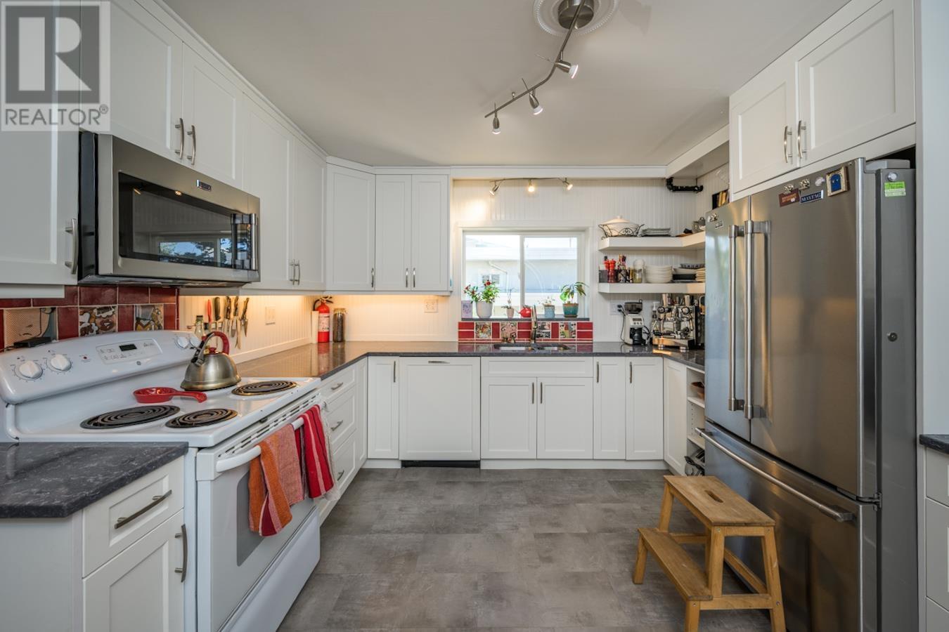 954 Irwin Street, Prince George, British Columbia  V2M 2X9 - Photo 6 - R3011223
