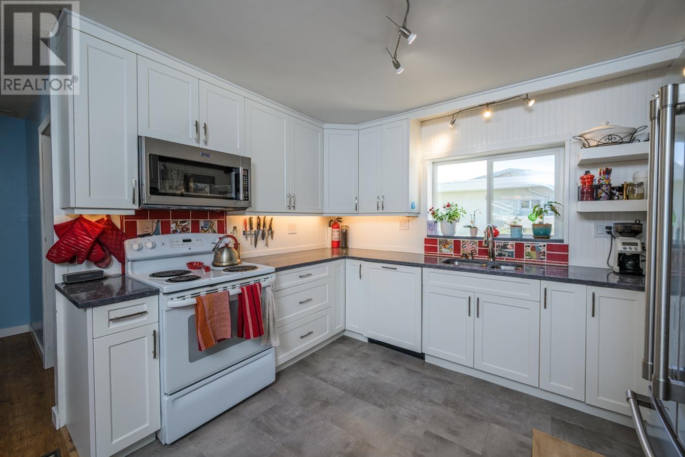 954 Irwin Street, Prince George, British Columbia  V2M 2X9 - Photo 7 - R3011223