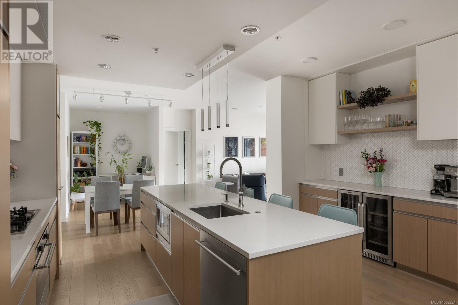 217 1033 Cook St, Victoria, British Columbia  V8V 0E1 - Photo 12 - 1002221