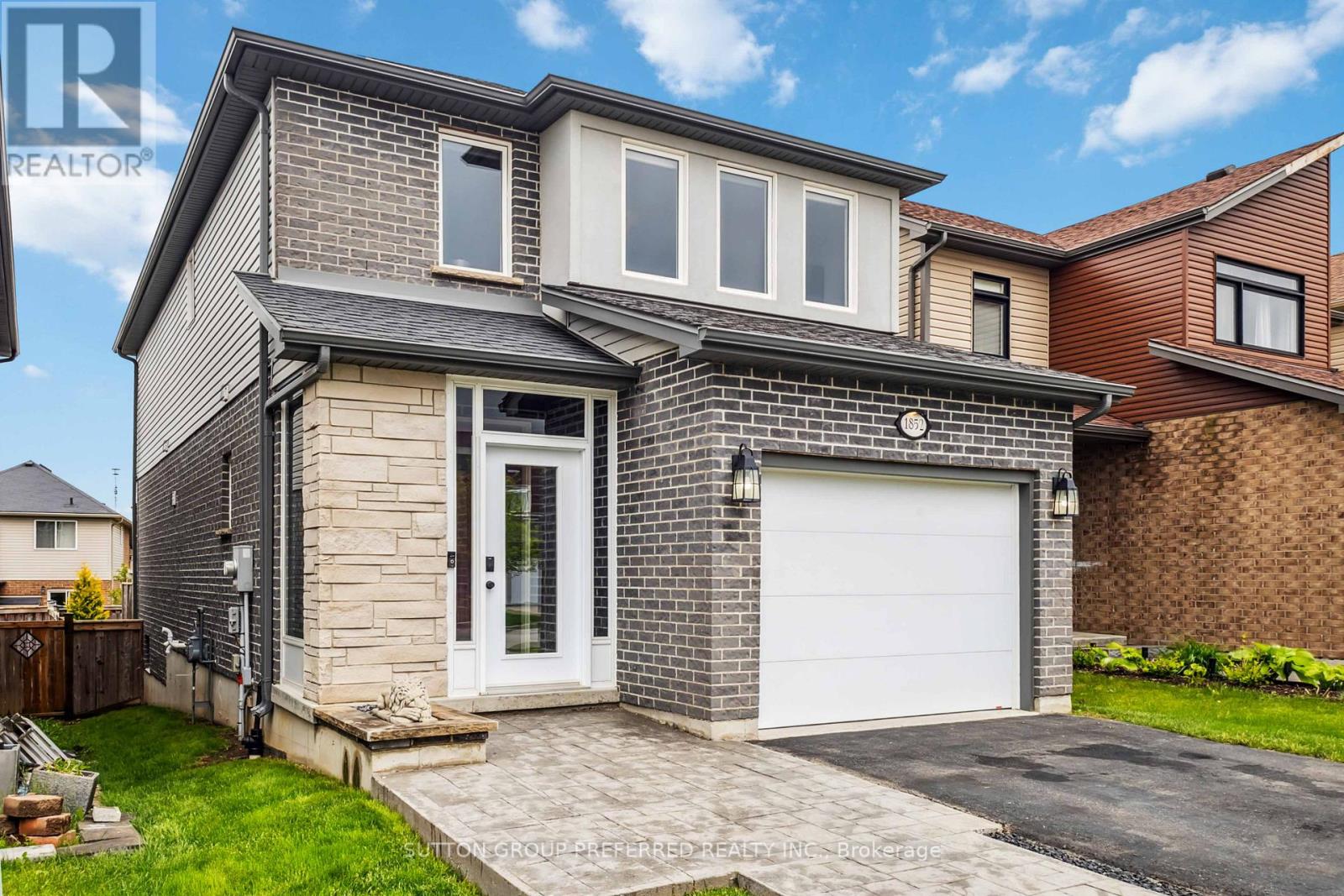 1852 Foxridge Crescent, London North (North S), Ontario  N6G 0L7 - Photo 2 - X12173229