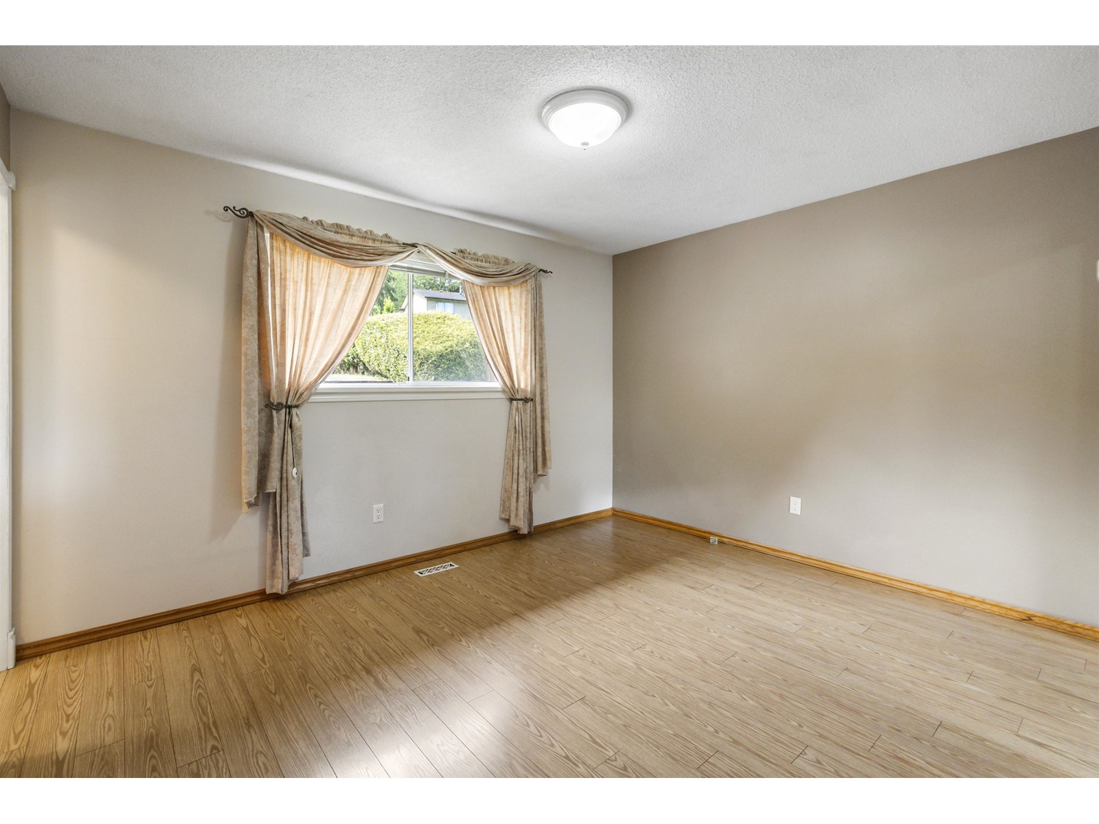 13512 Crestview Drive, Surrey, British Columbia  V3R 6T2 - Photo 23 - R3010545