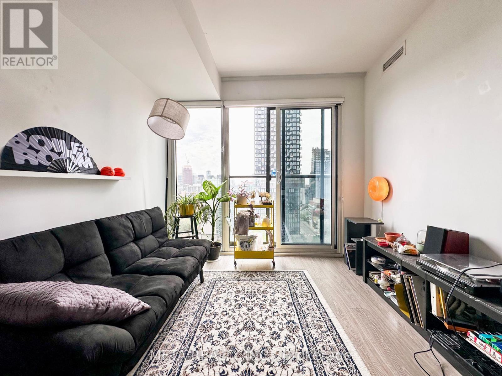 1606 - 181 Dundas Street E, Toronto, Ontario  M5A 0N5 - Photo 5 - C12183061