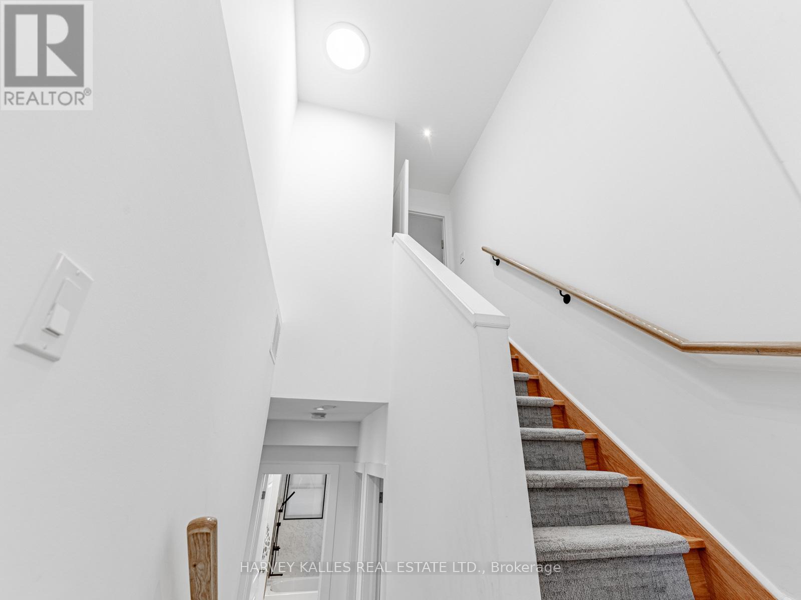 736 Glencairn Avenue, Toronto, Ontario  M6B 2A1 - Photo 10 - C12195282