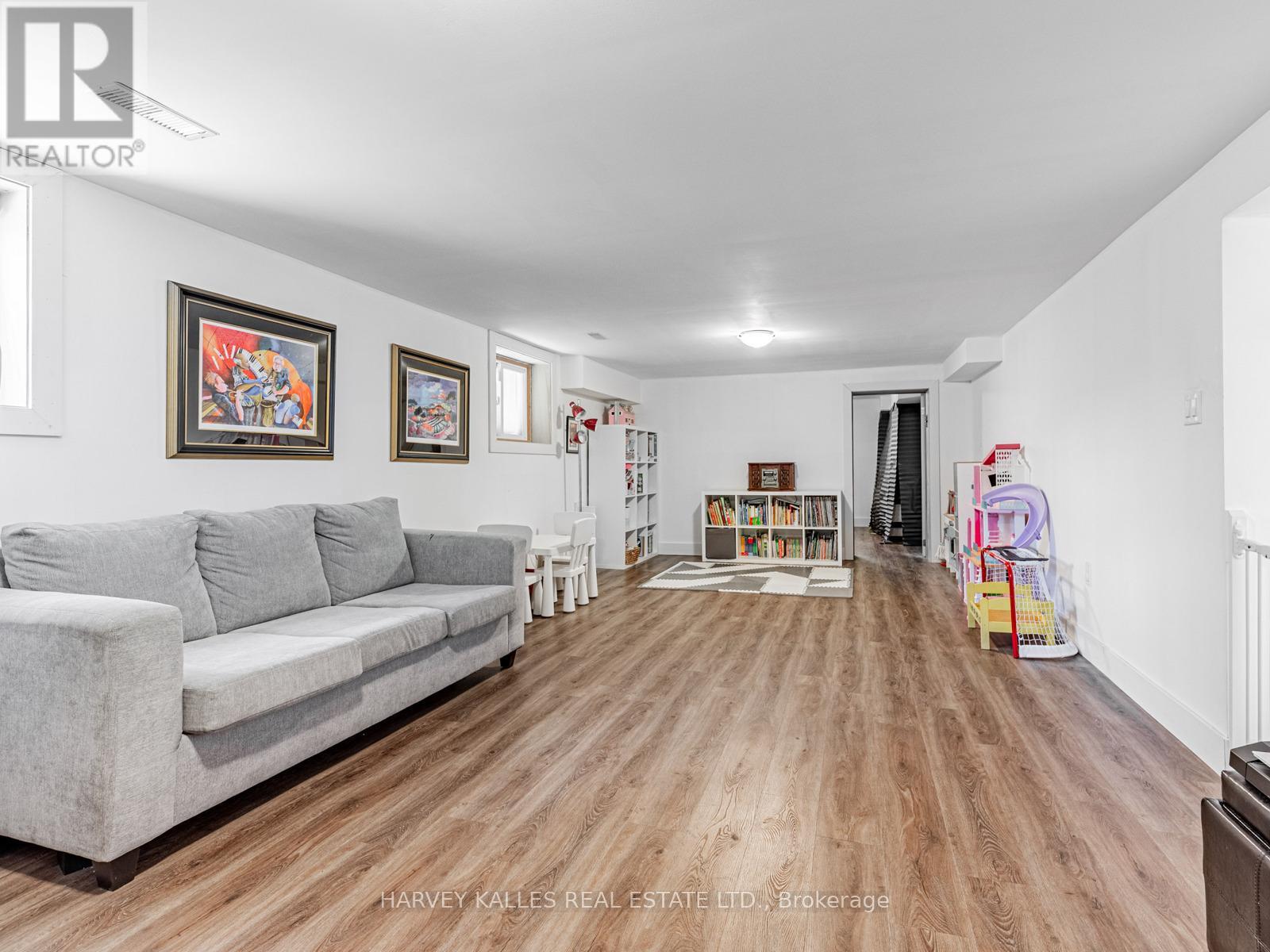 736 Glencairn Avenue, Toronto, Ontario  M6B 2A1 - Photo 14 - C12195282