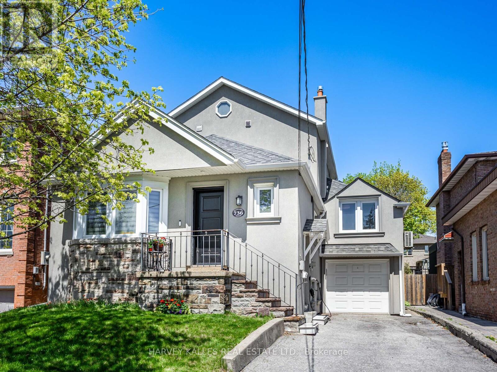 736 Glencairn Avenue, Toronto (Englemount-Lawrence), Ontario  M6B 2A1 - Photo 17 - C12195282