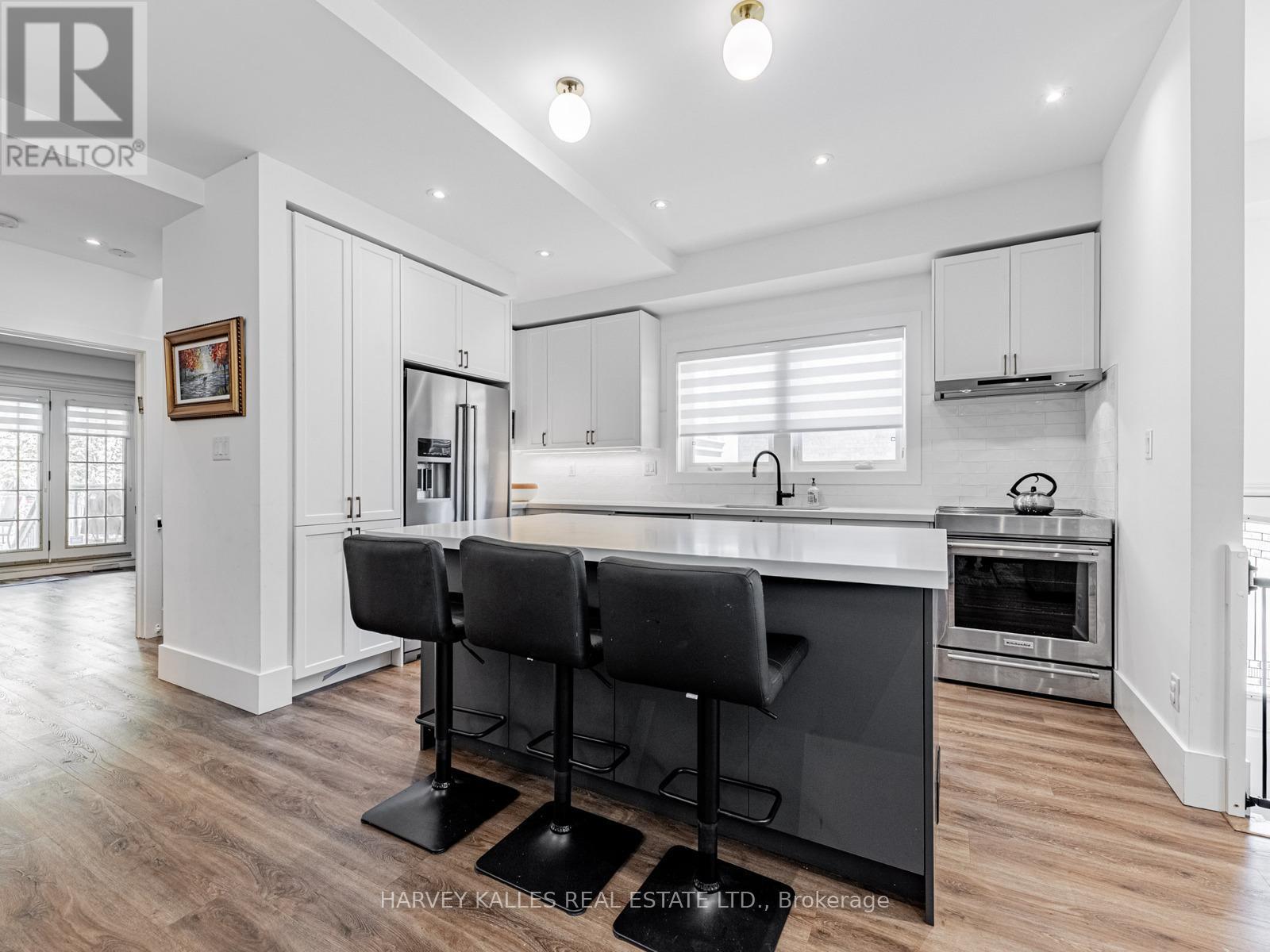 736 Glencairn Avenue, Toronto, Ontario  M6B 2A1 - Photo 3 - C12195282