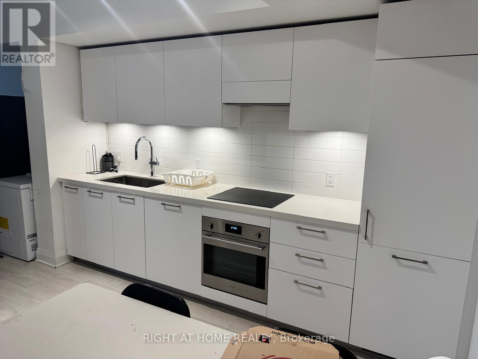 426 - 33 Frederick Todd Way, Toronto (Thorncliffe Park), Ontario  M4G 0C9 - Photo 4 - C12195324