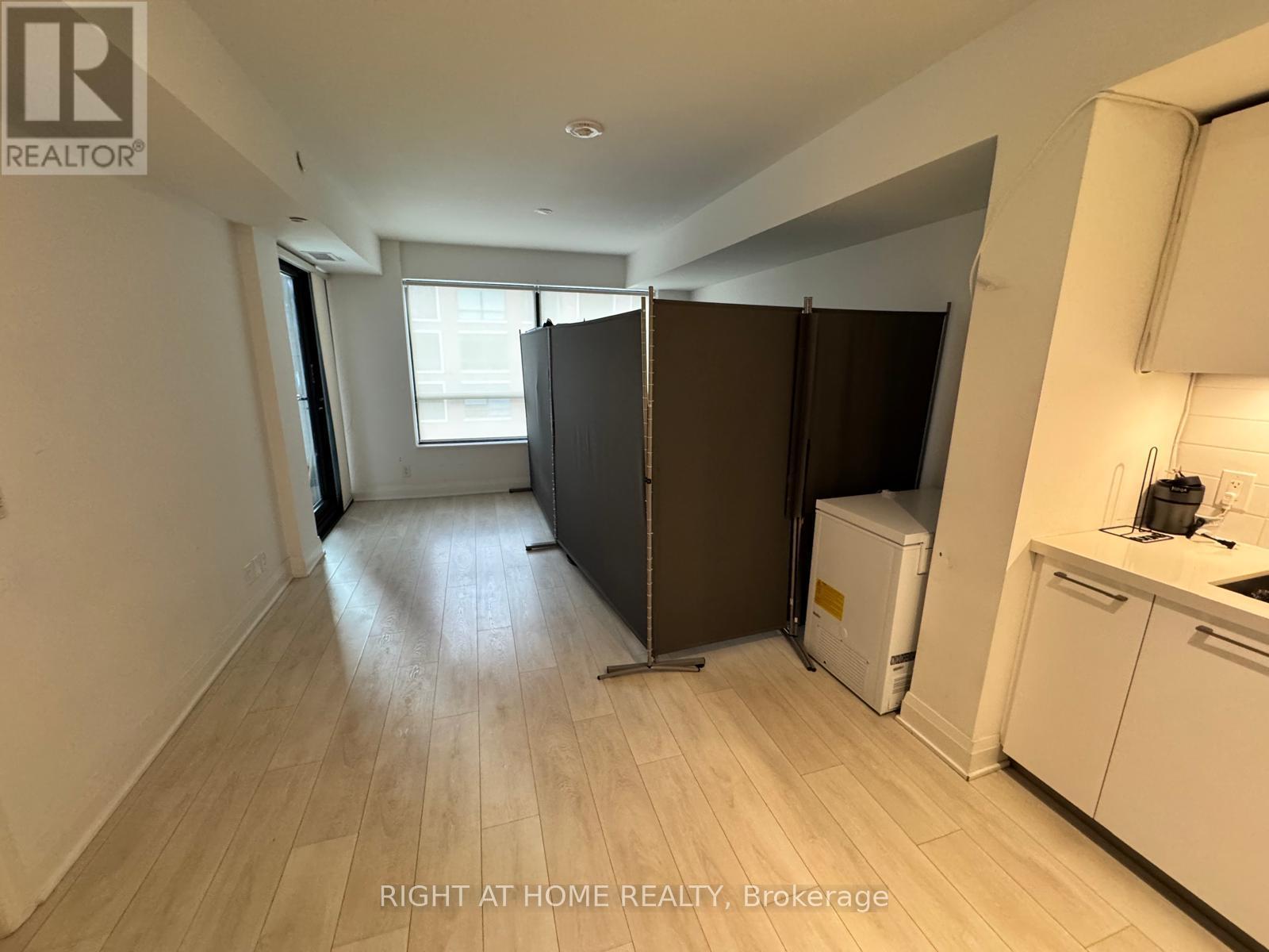 426 - 33 Frederick Todd Way, Toronto (Thorncliffe Park), Ontario  M4G 0C9 - Photo 5 - C12195324