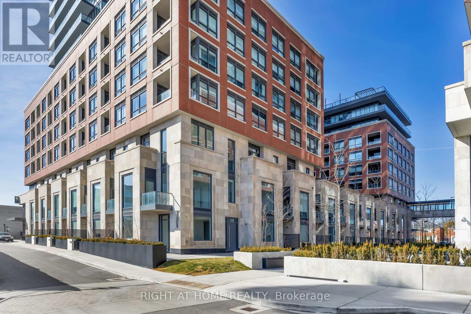 426 - 33 Frederick Todd Way, Toronto (Thorncliffe Park), Ontario  M4G 0C9 - Photo 9 - C12195324