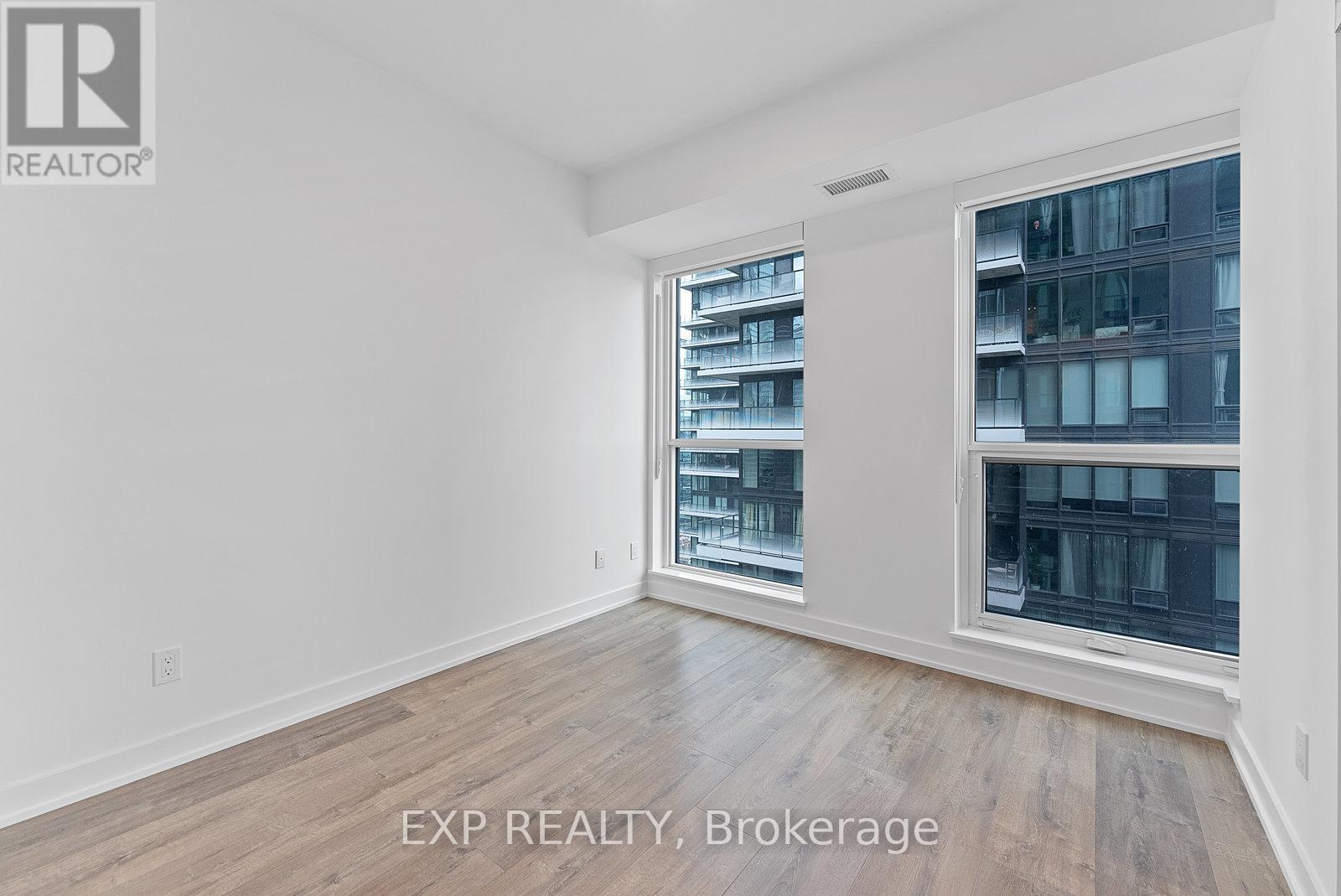 2905 - 327 King Street W, Toronto, Ontario  M5V 0W7 - Photo 11 - C12195387