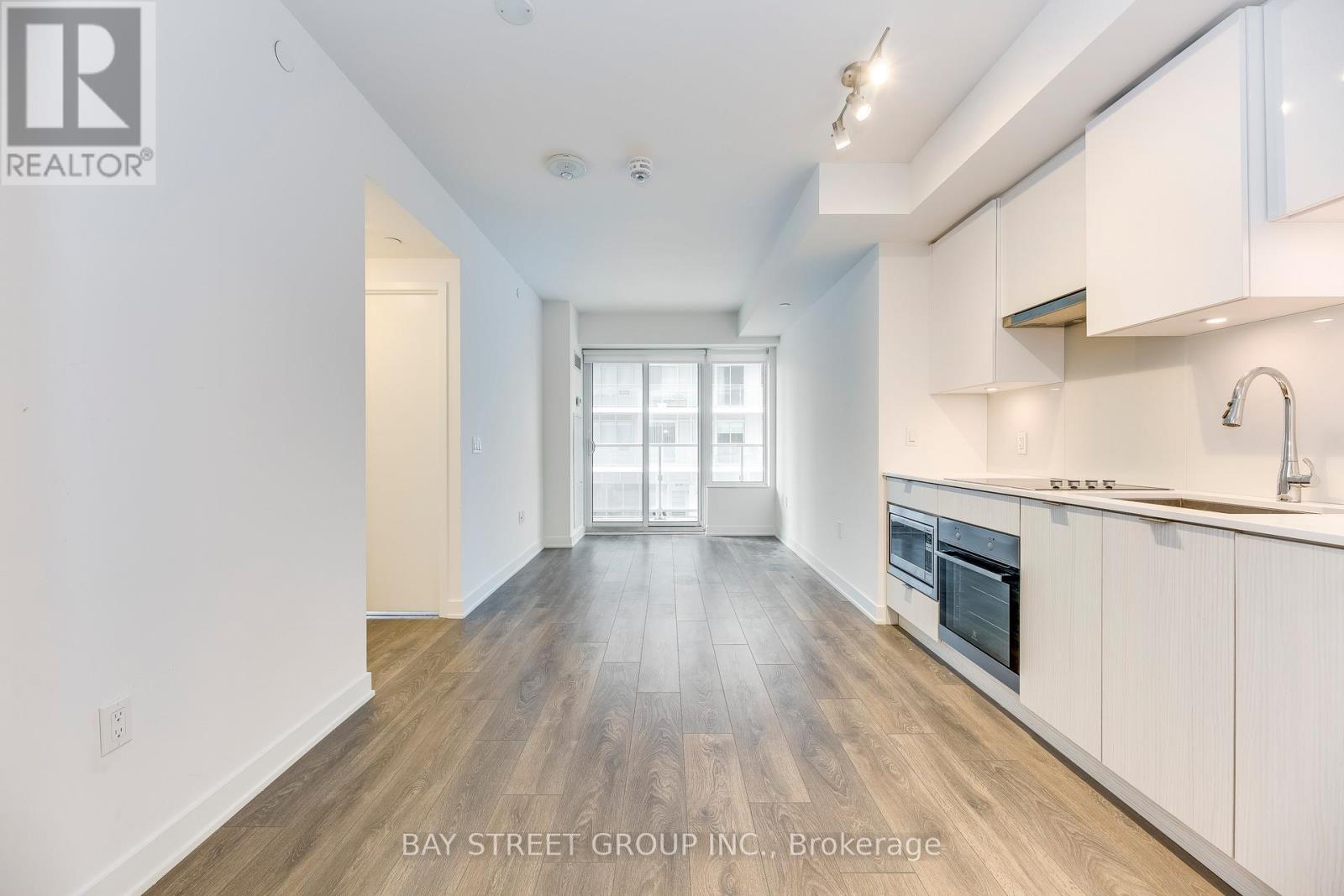 707 - 99 Broadway Avenue, Toronto, Ontario  M4P 0E3 - Photo 3 - C12195416