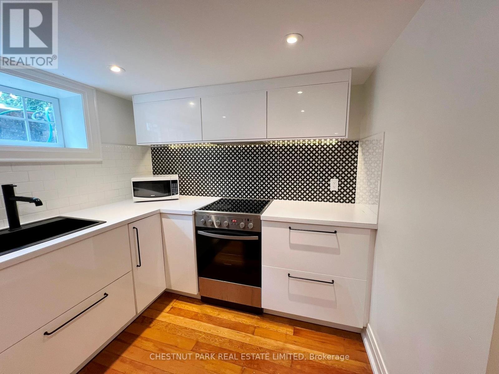 B2 - 18 Servington Crescent, Toronto, Ontario  M4S 2J3 - Photo 7 - C12195435