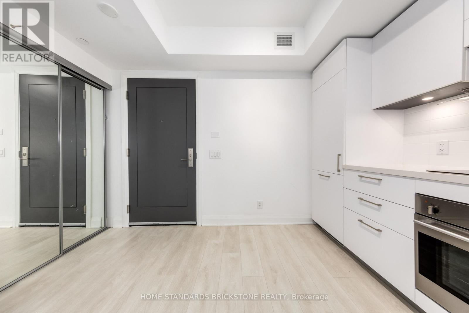 429 - 33 Frederick Todd Way, Toronto (Thorncliffe Park), Ontario  M4G 0C9 - Photo 2 - C12195464