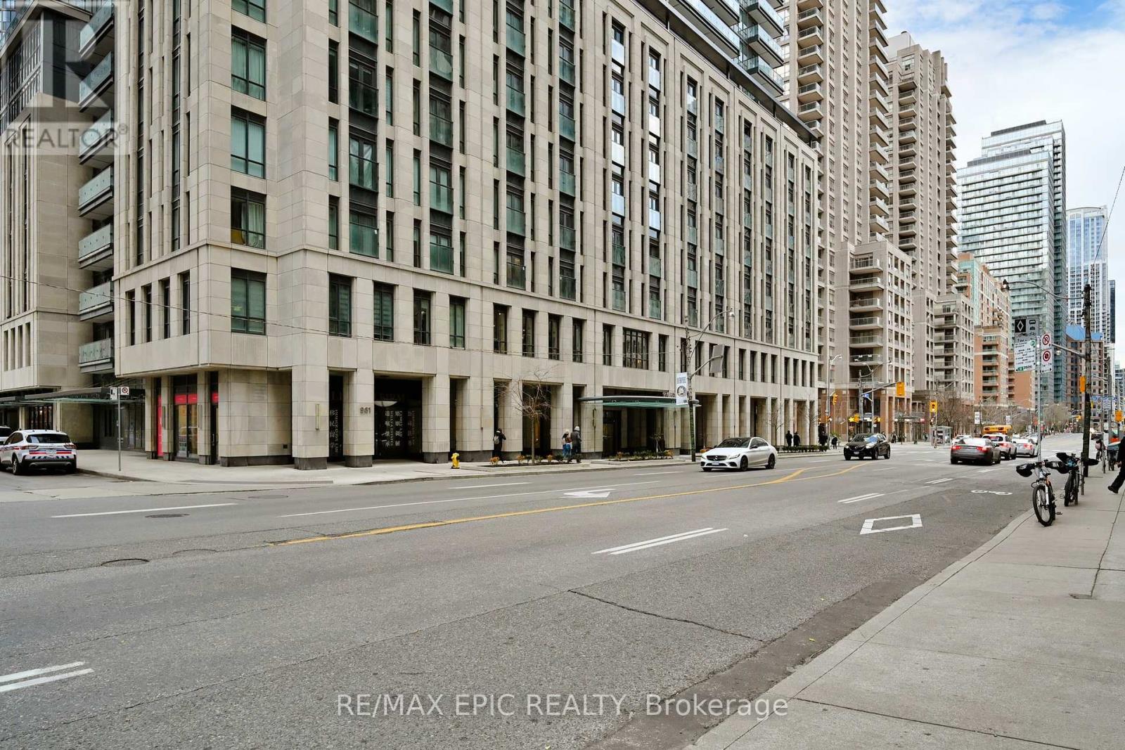 409 - 955 Bay Street, Toronto, Ontario  M5S 2A2 - Photo 2 - C12195474