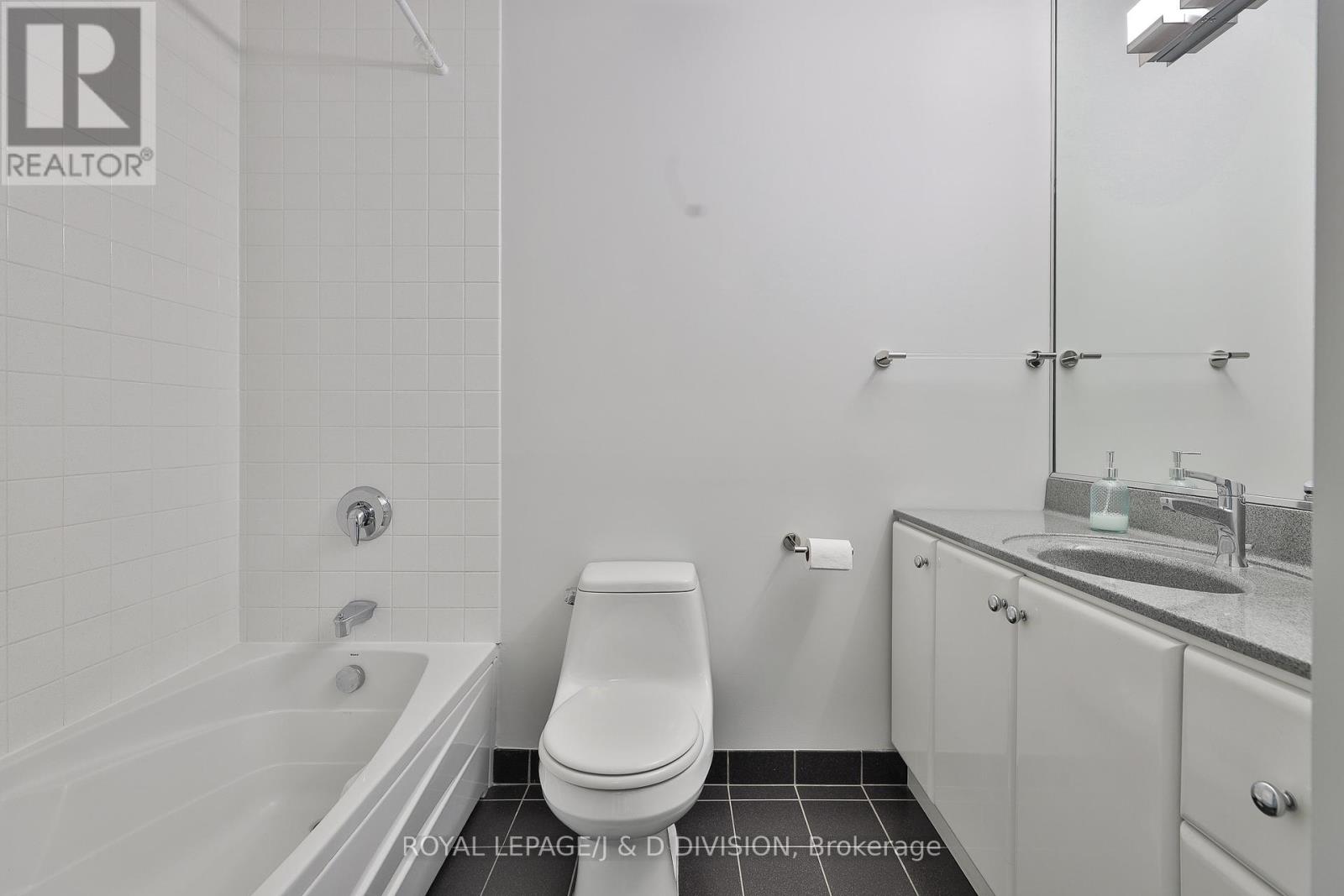 705 - 32 Stewart Street, Toronto, Ontario  M5V 3T2 - Photo 33 - C12195503