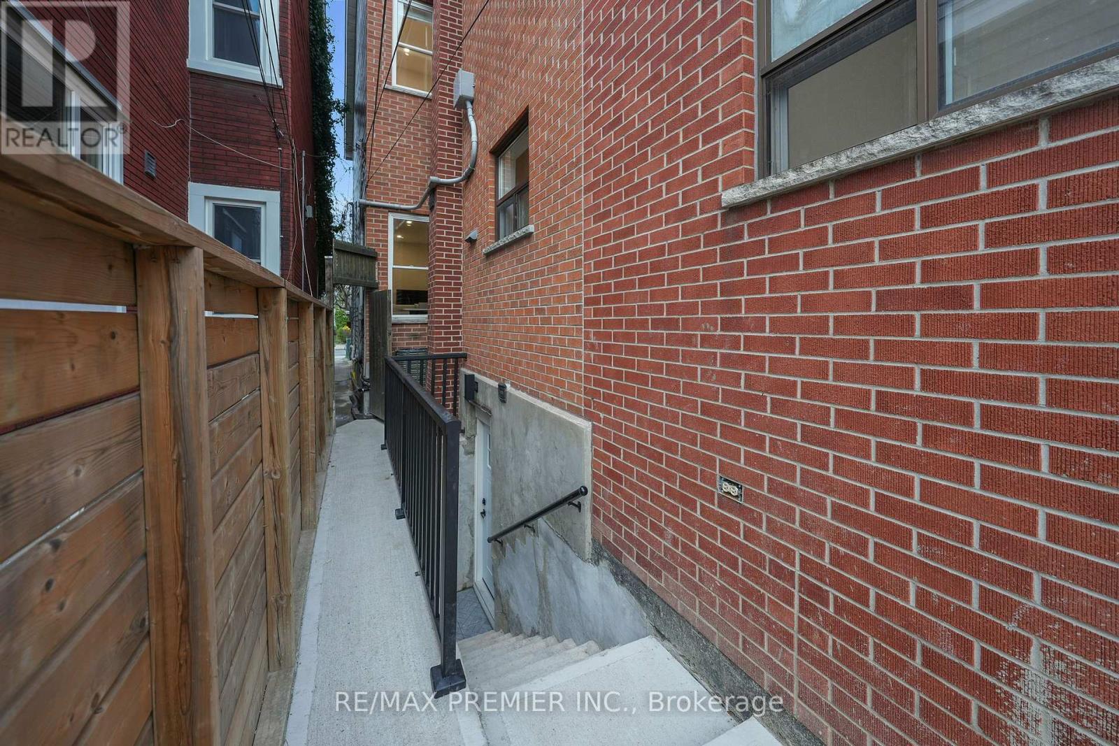 388 Crawford Street, Toronto, Ontario  M6J 2V9 - Photo 42 - C12195514
