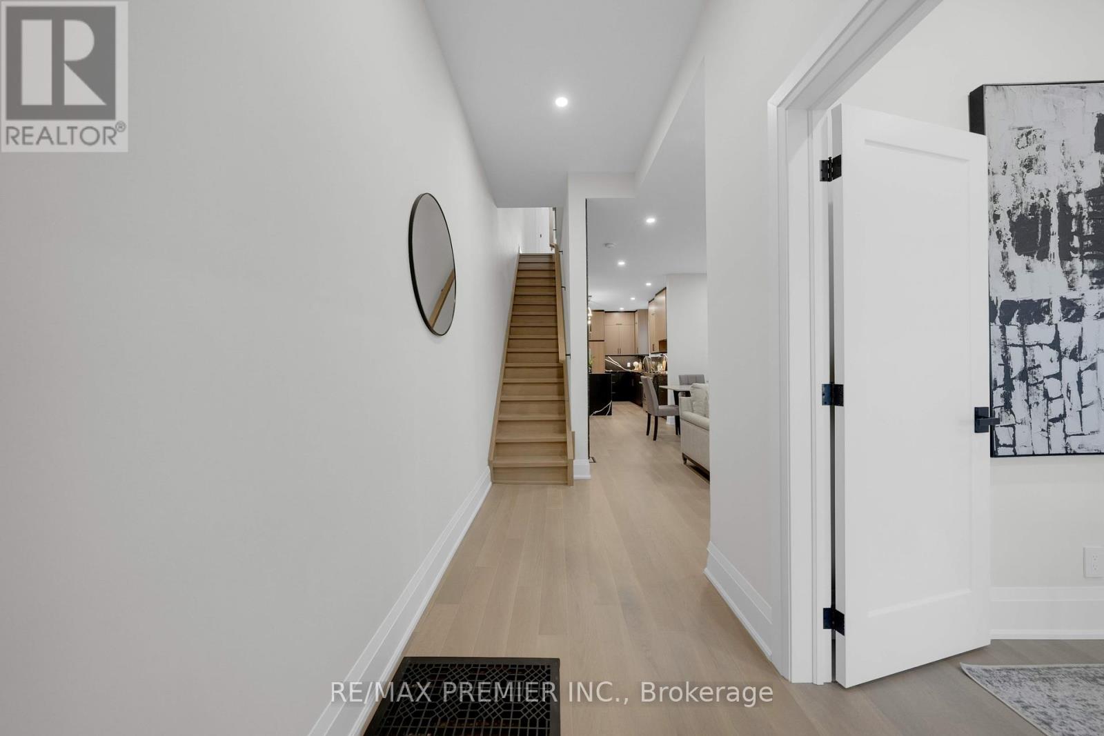 388 Crawford Street, Toronto, Ontario  M6J 2V9 - Photo 5 - C12195514