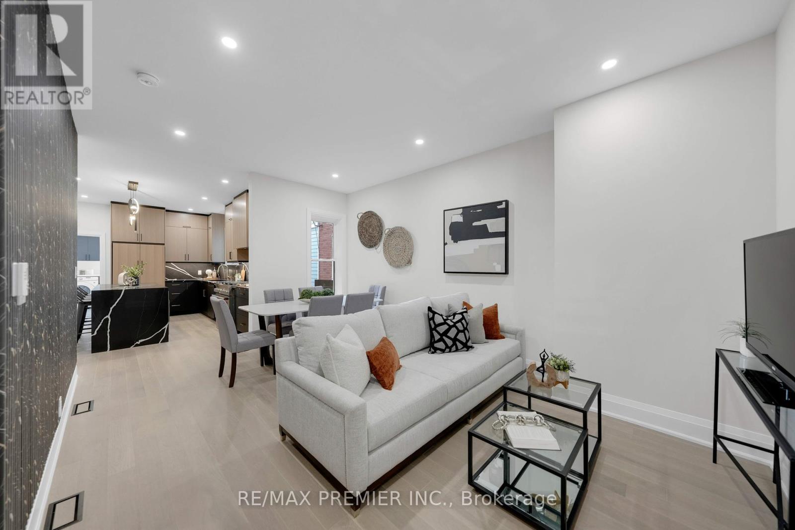 388 Crawford Street, Toronto, Ontario  M6J 2V9 - Photo 7 - C12195514