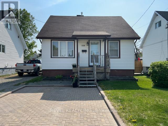 556 Maple Street S, Timmins, Ontario  P4N 2A3 - Photo 1 - T12195581