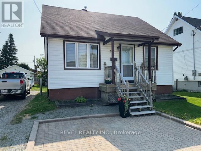 556 Maple Street S, Timmins, Ontario  P4N 2A3 - Photo 2 - T12195581