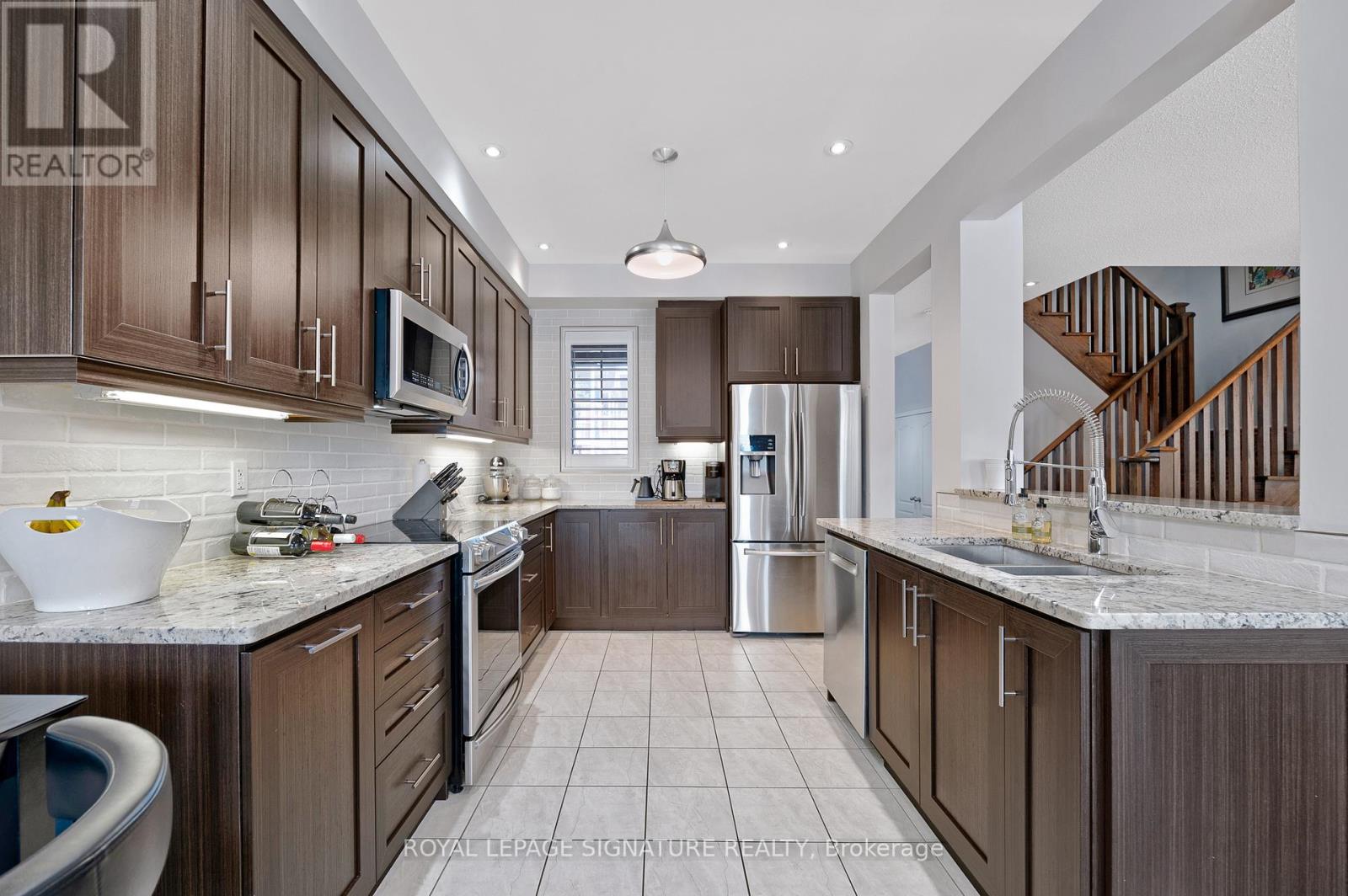 322 Lakebreeze Drive, Clarington, Ontario  L1B 0A1 - Photo 8 - E12195309