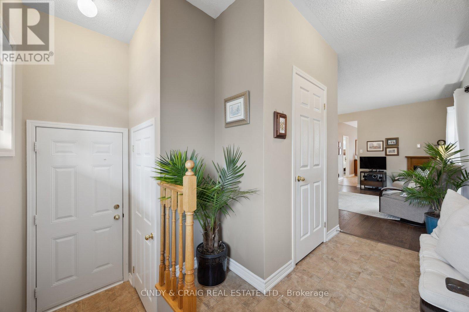 1222 Macinally Court, Oshawa, Ontario  L1K 0B8 - Photo 2 - E12195315