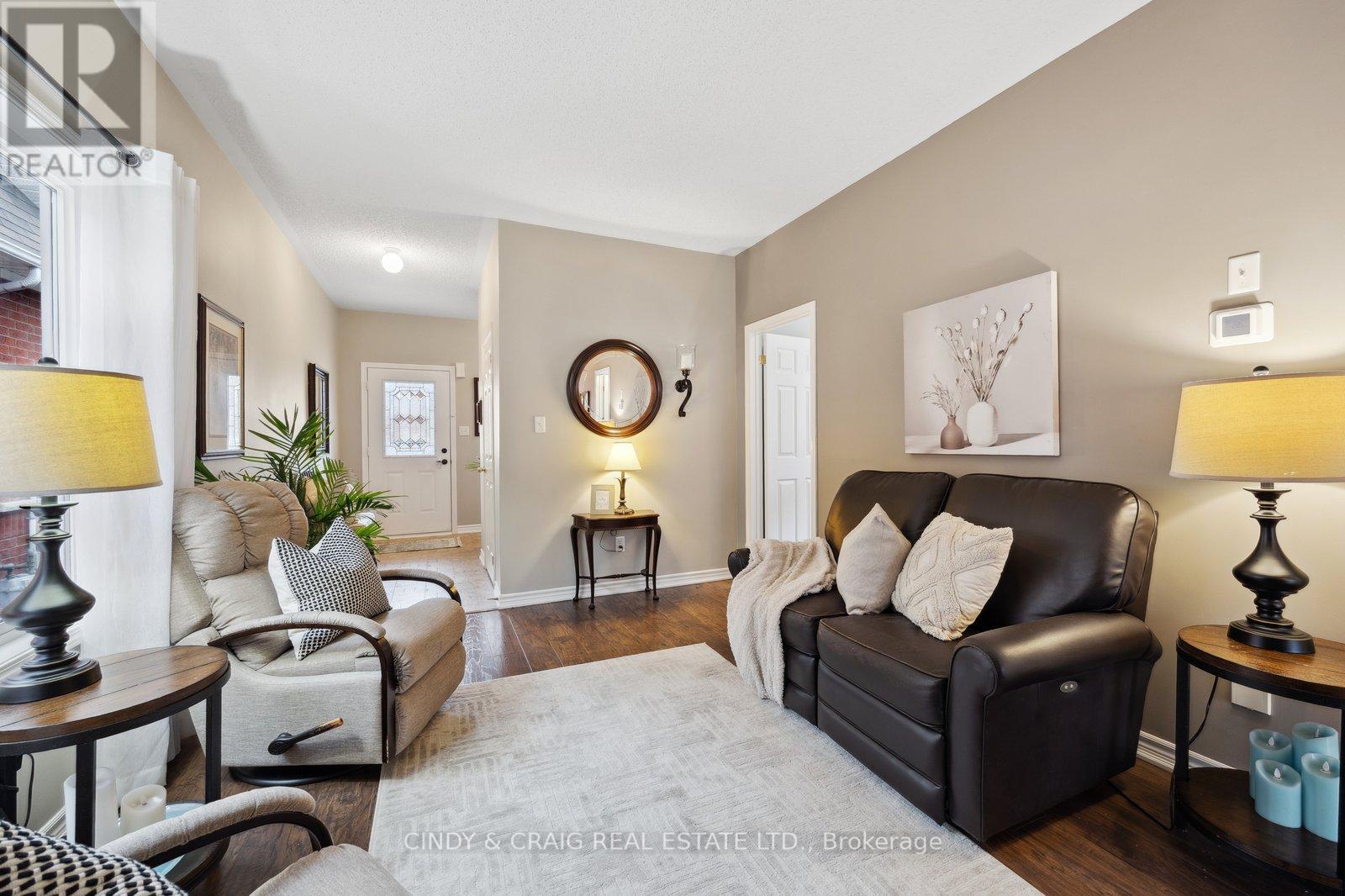 1222 Macinally Court, Oshawa, Ontario  L1K 0B8 - Photo 4 - E12195315