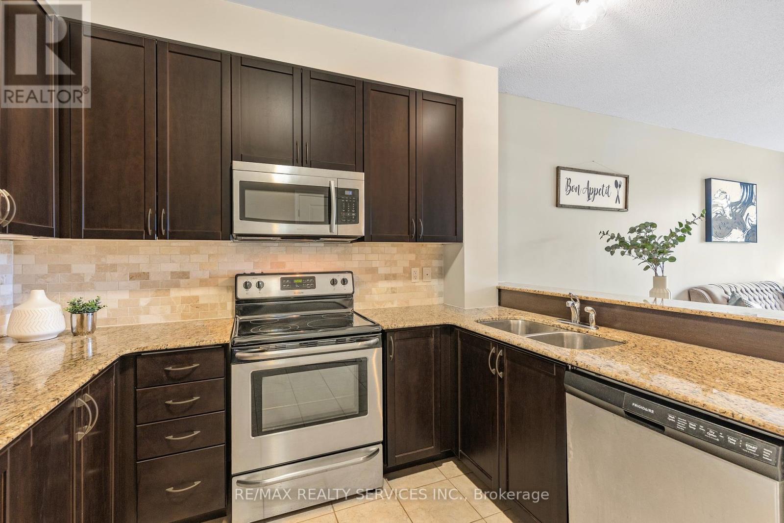 123 - 54 Harvey Johnston Way, Whitby, Ontario  L1M 0J7 - Photo 10 - E12195372
