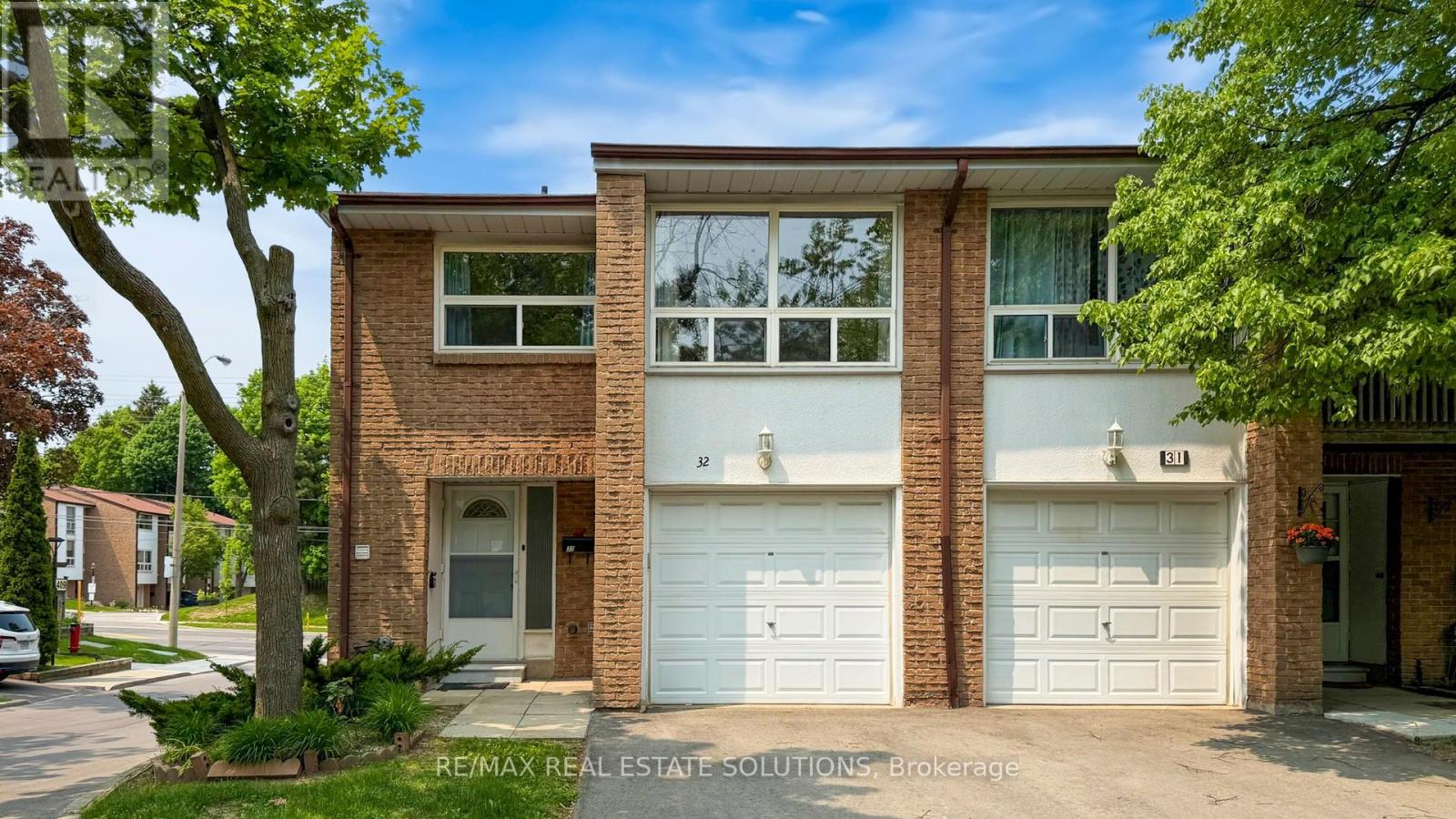 32 - 3409 ST CLAIR AVENUE E, Toronto, Ontario