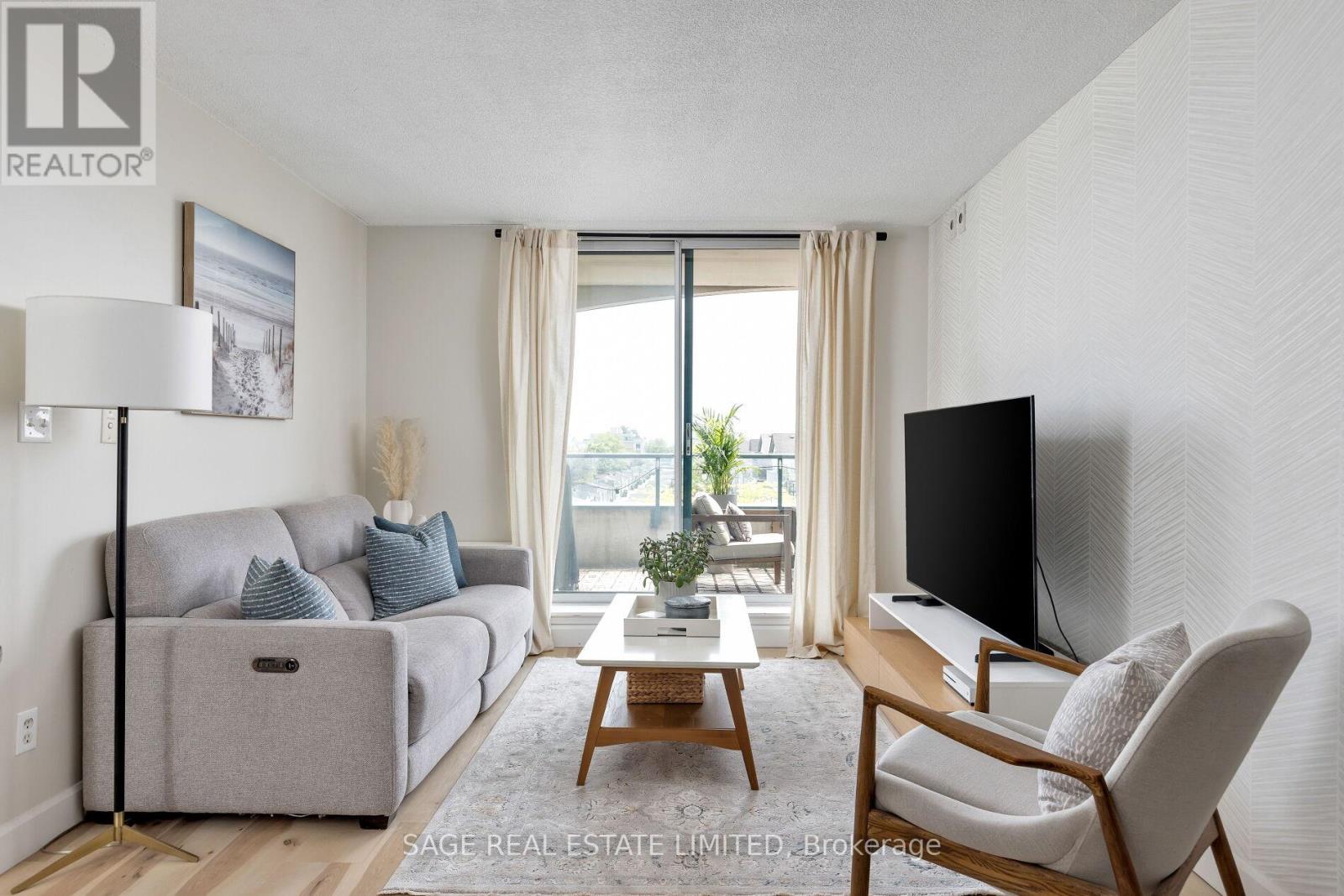 401 - 1765 Queen Street E, Toronto (The Beaches), Ontario  M4L 3Z2 - Photo 4 - E12195458