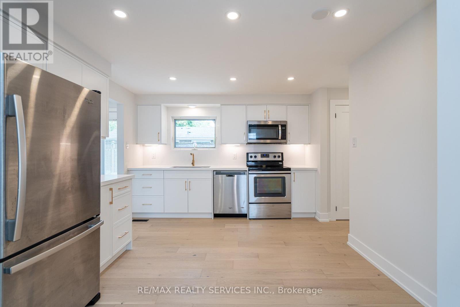 2296 Devon Road, Oakville, Ontario  L6J 5R4 - Photo 13 - W12187569