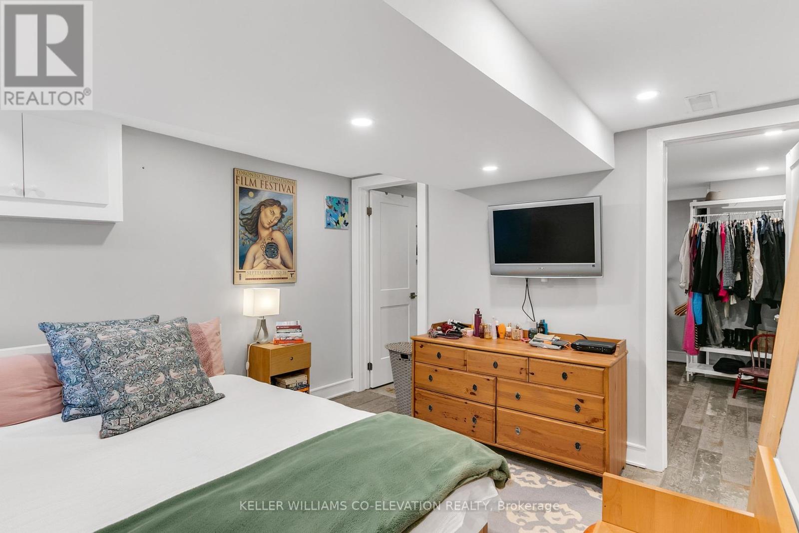 74 Garden Avenue, Toronto, Ontario  M6R 1H7 - Photo 28 - W12195071