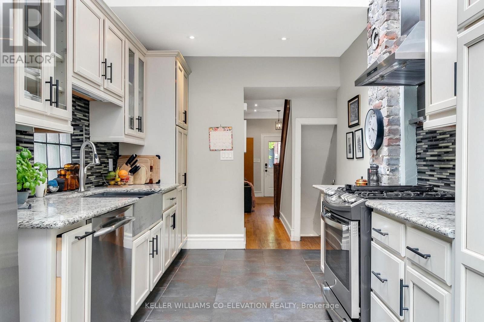 74 Garden Avenue, Toronto, Ontario  M6R 1H7 - Photo 14 - W12195071