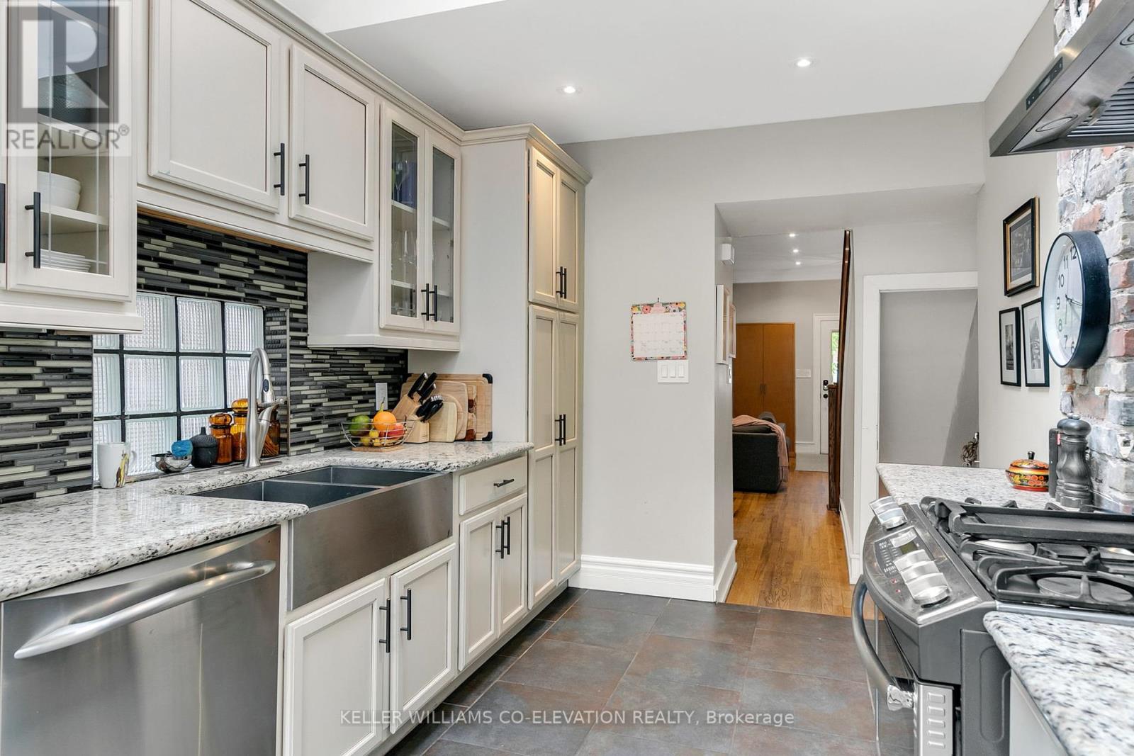 74 Garden Avenue, Toronto, Ontario  M6R 1H7 - Photo 15 - W12195071