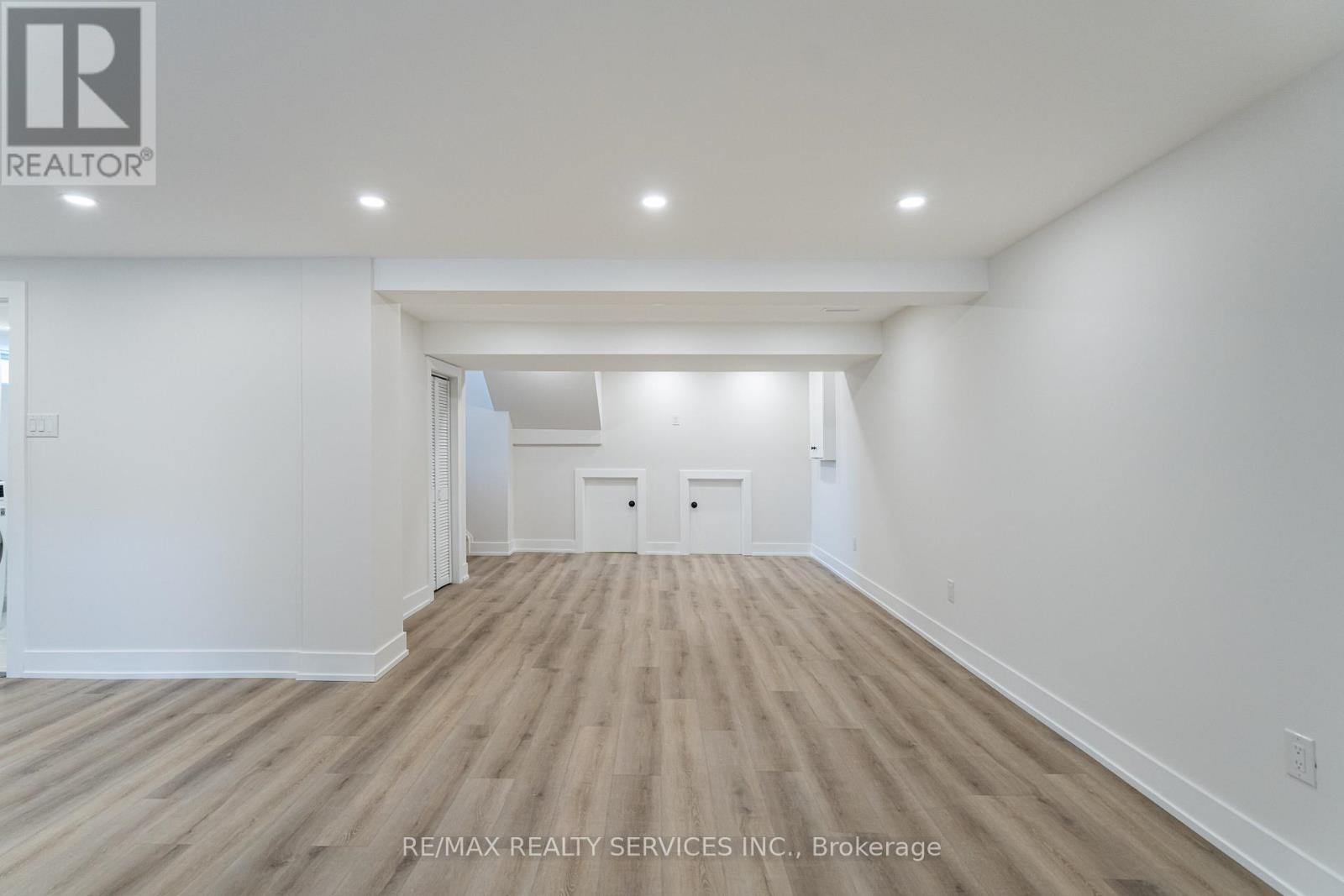 2296 Devon Road, Oakville, Ontario  L6J 5R4 - Photo 36 - W12187569
