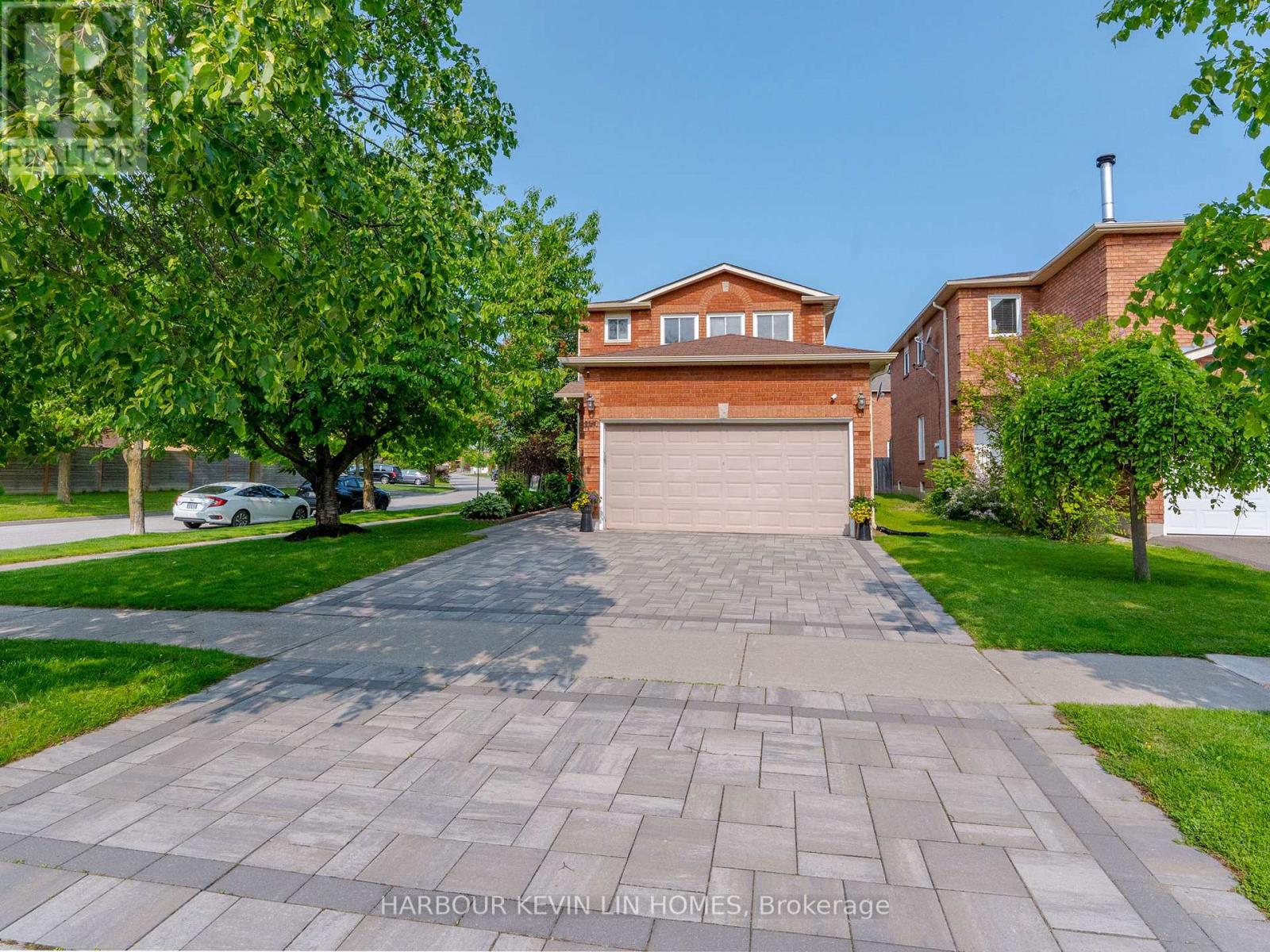 150 Oldhill Street, Richmond Hill, Ontario  L4C 9Z7 - Photo 2 - N12195385