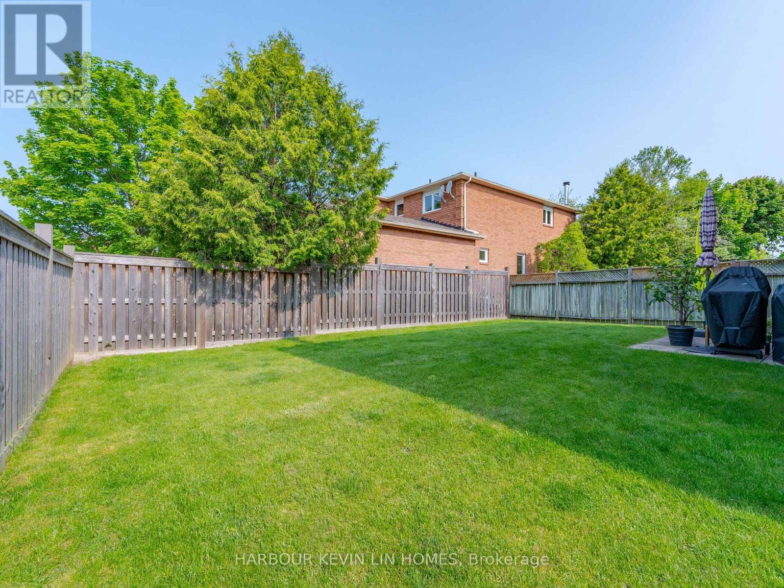 150 Oldhill Street, Richmond Hill, Ontario  L4C 9Z7 - Photo 3 - N12195385
