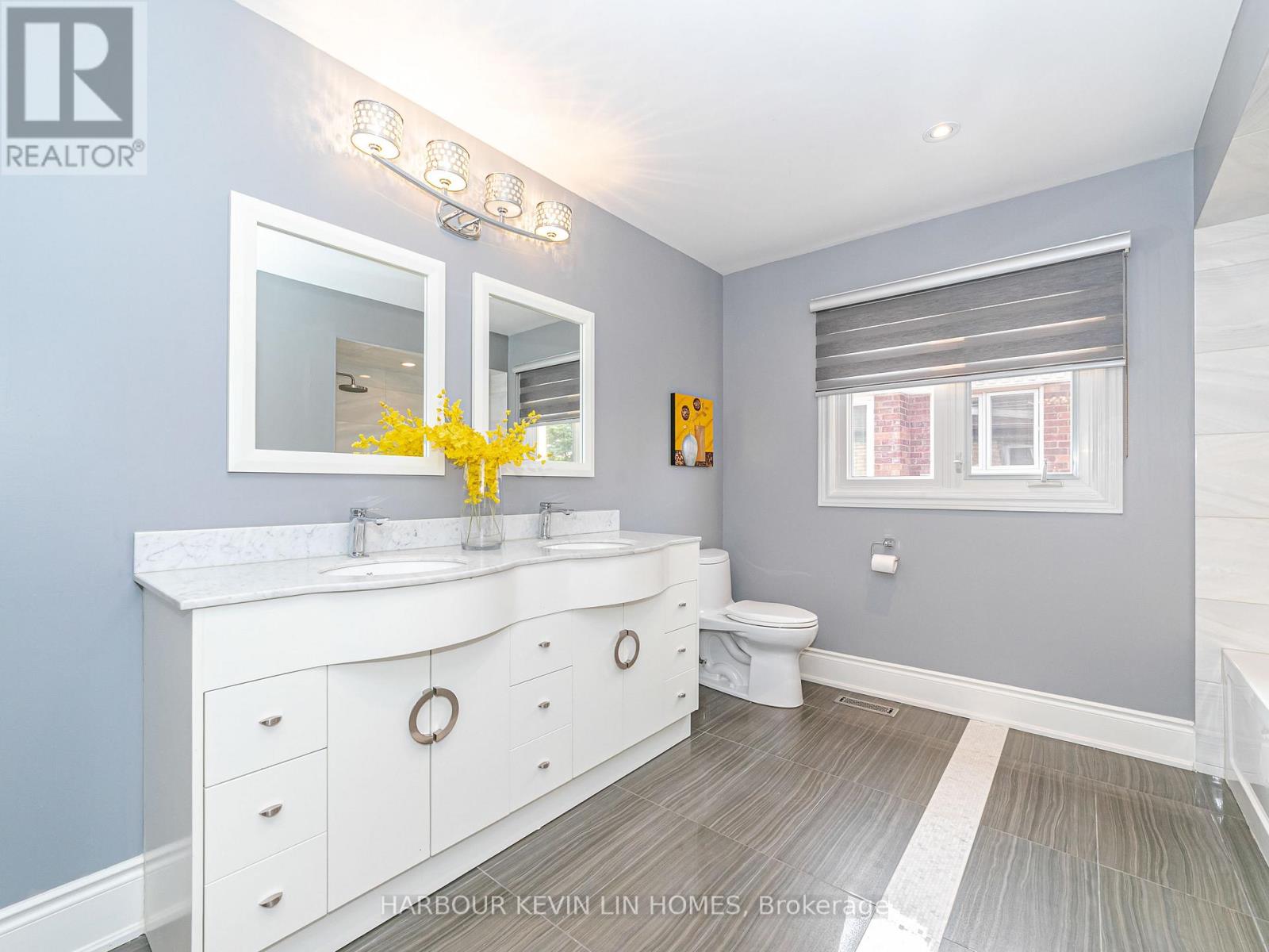 17 Dalewood Drive, Richmond Hill (Bayview Hill), Ontario  L4B 3C3 - Photo 32 - N12195456