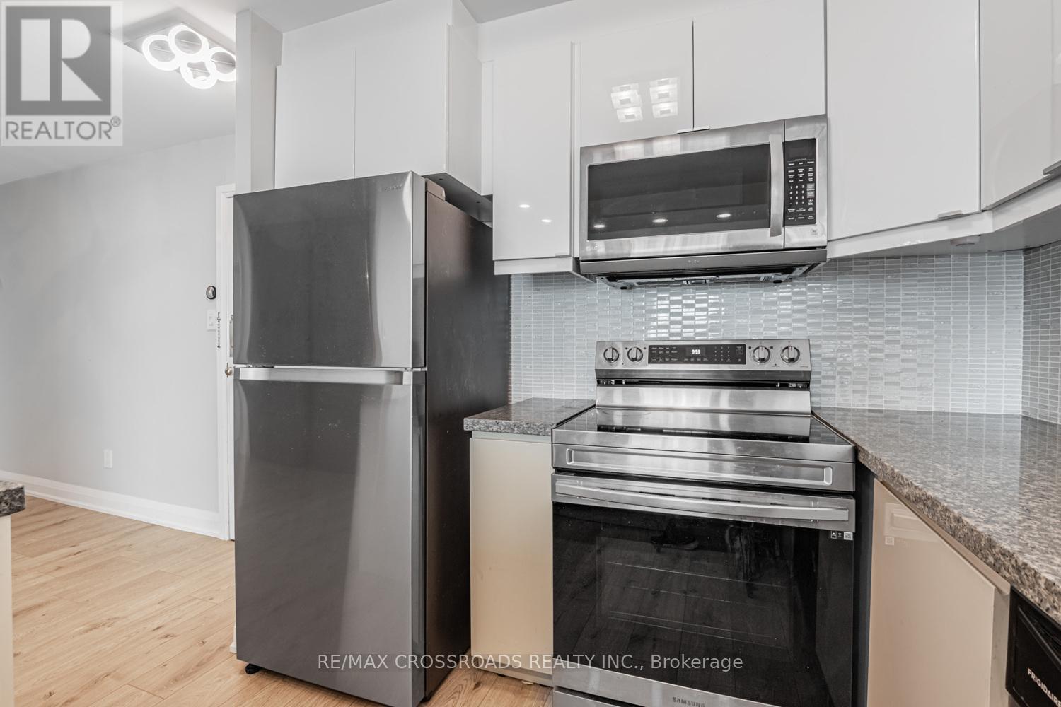 626 - 326 Major Mackenzie Drive E, Richmond Hill, Ontario  L4C 8T4 - Photo 8 - N12195491