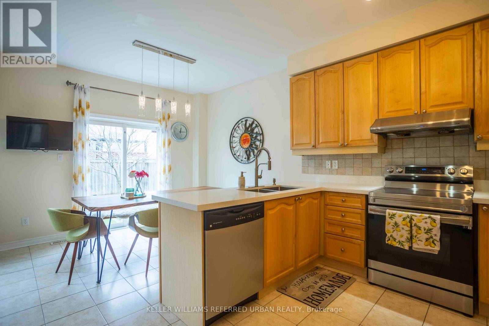 462 Reeves Way Boulevard, Whitchurch-Stouffville (Stouffville), Ontario  L4A 0H2 - Photo 4 - N12195540