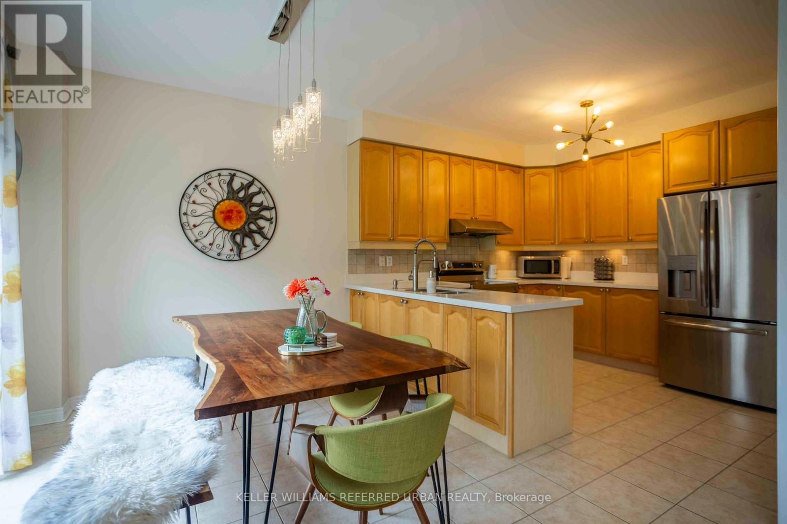 462 Reeves Way Boulevard, Whitchurch-Stouffville (Stouffville), Ontario  L4A 0H2 - Photo 5 - N12195540