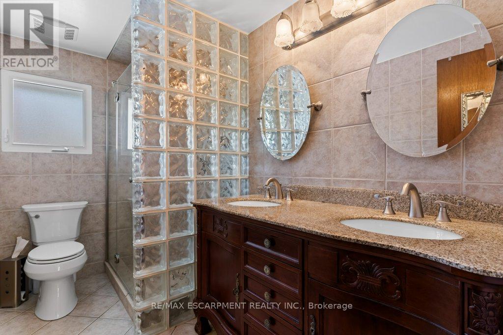 4925 Cameron Avenue, Lincoln, Ontario  L3J 0B9 - Photo 17 - X12144109