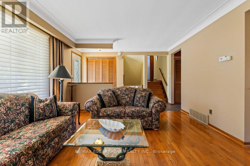 4925 Cameron Avenue, Lincoln, Ontario  L3J 0B9 - Photo 8 - X12144109